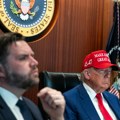 Haaretz: Evanđelisti, ekstremisti i milijarderi savjetovali Trumpa da napadne Iran