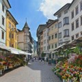 Bolcano - mesto gde rastu kaktusi, palme i čempresi, a čuvaju ih Alpi