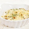 Recept za punjenu piletinu u pavlaci iz rerne: Mogu je spremiti i početnici u kuhinji, a ukus je kao iz restorana