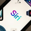 Otvorena istraga o virtuelnoj asistentkinji Siri "Epl" na udaru