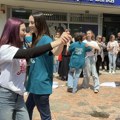 Održan tradicionalni Maturantski ples: Na Trgu zaplesao 441 maturant