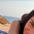 (Foto) Supruga srpskog fudbalera na nudističkoj plaži slikala se skroz gola i fotografiju objavila