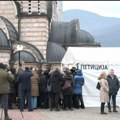 Srbi nisu uklonili šator: Napeta situacija u Leposaviću, pored zgrade opštine pripadnici tzv. kosovske policije (foto)