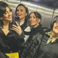"Blago njoj koja vas je rodila": Sve tri sestre Mićalović zajedno i to sa majkom - objavili zajedničku fotografiju, a mreže…