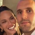 Danijela Dimitrovska intimnom slikom sa jevremom napravila pometnju Kratka suknja i njegova ruka u prvom planu: "Laku noć"