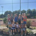 Najmlađi atletičari Sirmiuma osvojili deset medalja u Mačvanskom Belotiću i Rumi