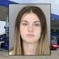 Ludilo! Devojka "nagazila gas" i zakucala ženu automobilom u zgradu tokom svađe na benzinskoj pumpi