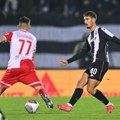 Partizan ima najboljeg mladog štopera Evrope: Simić bolji od Kubarsija