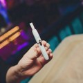 Zašto sve više mladih koristi elektronske cigarete?