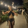 Barbara u koži i pertlama, a ispod nema ničega: Izašla iz besne mašine, pa se uplašila zbog ovoga...