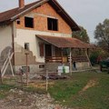 Živela je u trošnoj kući koja prokišnjava: A onda je od komšinice saznala nešto što joj je promenilo život