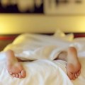 Lekari upozoravaju: Dok spavamo svi ovo radimo, a može izazvati opasne posledice