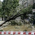 Francusku paralizovala nezapamćena oluja Šteta procenjena na više od milijardu evra