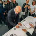 Stara pazova Vučević dao podršku prikupljanju potpisa za pokrajinsku listu "Aleksandar Vučić - Vojvodina ne sme da stane"