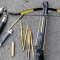 Čovek sa samostrelom uhapšen u centru Beograda Imao je i nož, čakiju i nunčake