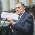 Milorad Dodik potpisao večeras ukaze o proglašenju zakona o zabrani rada institucija (VIDEO)