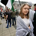 Pojavili se snimci na mrežama: Brod Grete Tunberg pogođen dronom? (video)