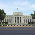 Pad kamatnih stopa: Fed će pričekati do sredine 2026.