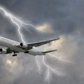 Drama na nebu iznad Srbije: Avion iz Soluna uleteo u oluju, putnici preživeli agoniju zbog jezivog nevremena