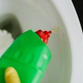 Novi hit za čišćenje kupatila: Zašto je pametna četka za WC šolju zaludela Srbiju