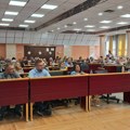 Sednica Skupštine GO Lazarevac: Dnevni red u znaku kadrovskih i budžetskih pitanja, rasprava o Šopiću, vodi i nezavršenim…
