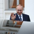 Putin obišao rodni kraj svoje porodice: Ruski lider u poseti oblasti gde se srušio Prigožinov avion (video)