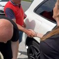 "Ostali smo bez goriva nasred auto-puta" Viki Miljković stao auto u nedođiji, Taške peške išao po pomoć, a on im prvi…