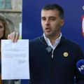 Manojlović: Dok se Vučić slika sa Šolcom, SNS će napraviti cirkus u Skupštini