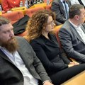 Одбачена кривична пријава против члана СНС-а који је напао сниматеља: Тужилаштво сматра да то није насилничко понашање…