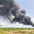 Ogroman požar kod Surčina: Više njiva u plamenu, vatra i gust dim se šire velikom brzinom (Foto)