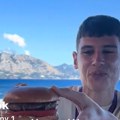 Tiktoker iz Srbije otkrio kako je uspeo da uštedi tokom letovanja u Budvi: "Meni sam kupio salate, njima posne pasulje" (video)…