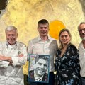 Arno Gujon sa predsednikom Asocijacije majstora kulinarstva Francuske
