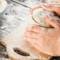 Recept za vranjanski propeć koji se ne seče nožem Ne liči ni na pitu ni na burek, ali osvaja na prvi zalogaj