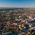 Jovan se posle 45 godina vratio iz Amerike, a sa sobom poveo mezimca: Zbog ovoga se muškarci okreću za njim