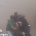 (Video) Najdramatičniji snimak zemljotresa: Zgrada nestaje u oblaku dima, ljudi se grle jer nisu uspeli da pobegnu, a mladić…