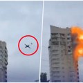 Dron se zabio u stambenu zgradu, snimljen direktan udar! Strahovit ukrajinski napad na Perm, ima mrtvih, na meti i jedna od…