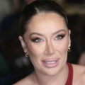 Oglasili se iz PR službe Tee Tairović nakon što je operisana: Evo u kakvom je stanju pevačica: "Molimo za razumevanje"