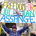 „Džulijanu treba sloboda, a nama svima istina“: Asanž pred sudom u Londonu