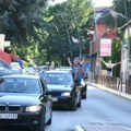 Veliko slavlje na KiM: Srbi su na ulicama! Odjekuju sirene, vijore se trobojke za istorijski uspeh FOTO/VIDEO