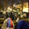 Bilo je vreme protesta i blokada, sada je došlo vreme učenja Studenti koji od noćas spavaju u Pionirskom parku vode…