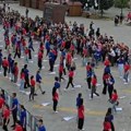 Maturanti zaplesali širom Srbije: Gradski trgovi blistaju mladošću i lepotom