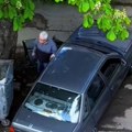 Deka hteo da izađe sa parkinga pa svojim nesvakidašnjim potezom nasmejao Srbe: "Svakom narednom odlukom je sebi otežao…