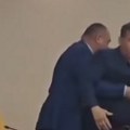 "Majmune debeli", "svinjo": Neviđene scene u Skupštini RS: Vređanje i psovke prštale na sve strane, zamalo došlo do fizičkog…