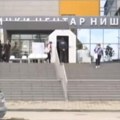 Strava u Prokuplju! Francuski buldog napao dete (9): Mališanu povređeno oko, hitno prebačen u UKC Niš!