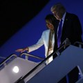Melanija i Donald Tramp uhvaćeni u svađi: On joj preti prstom, a njena reakcija je hit VIDEO