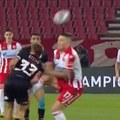 Zbog ovoga je Duarte dobio crveni karton, VAR je doneo konačnu odluku