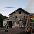 U ranim jutarnjim satima izgoreo restoran „Promenada“ u Sremskoj Mitrovici