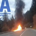 Sve je u plamenu: Zapalilo se vozilo kod Užica, buktinja pored glavnog puta
