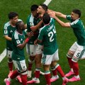 Tri crvena kartona, loš fudbal i pobeda Meksika obeležili početak Mundijala