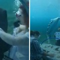 Sudbonosno "da" na 4 metra dubine: Par se venčao pod morem, hit snimak iz Hrvatske
